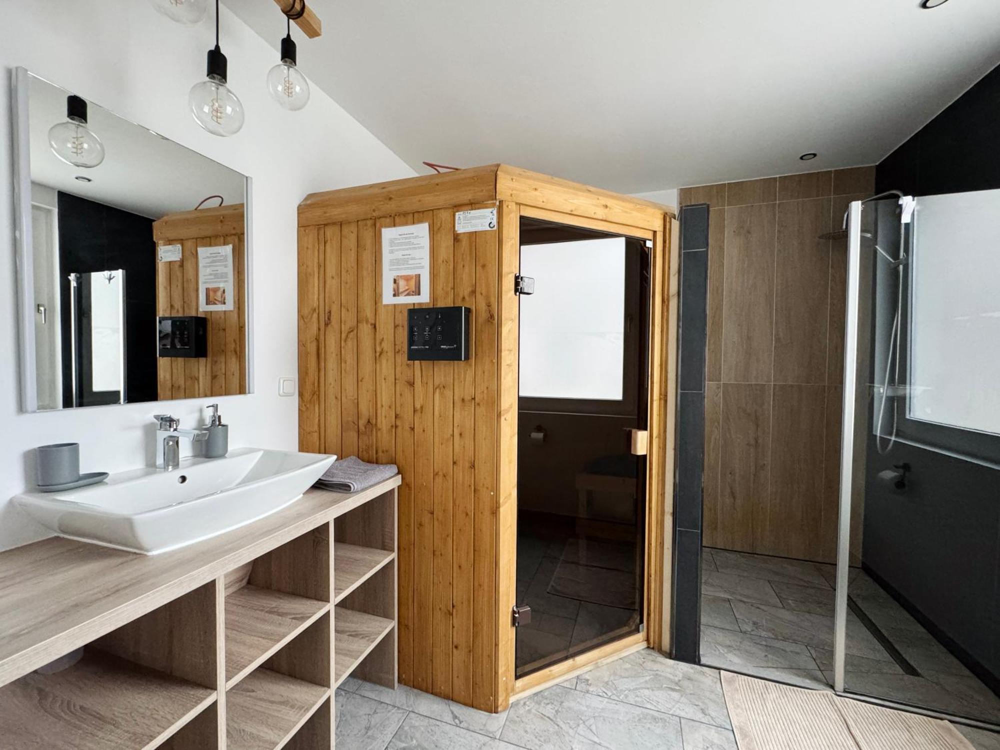 Huge Apartment With Sauna And Free Parking Duisburg Zewnętrze zdjęcie